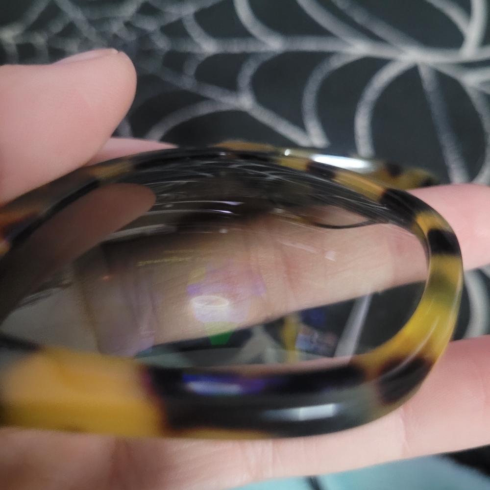 Trendy Tortoise Shell Sunglasses - Picture 2 of 4